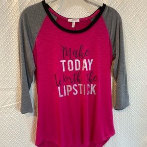 Maurices 3/4 length sleeve T-shirt. Grey/pink/black. Small. NWT.